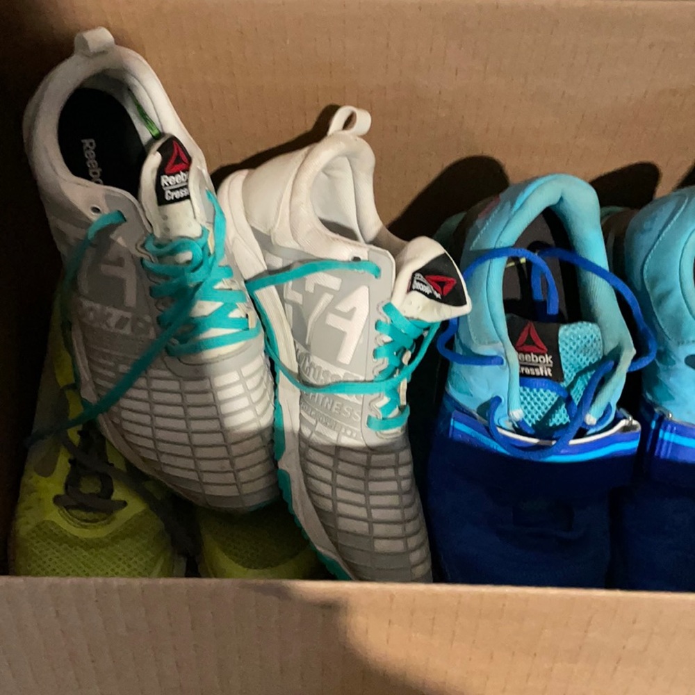 Box of shoes, 4pairs